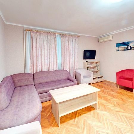 Apartments Near The Palace Of Sports Kiev Eksteriør billede