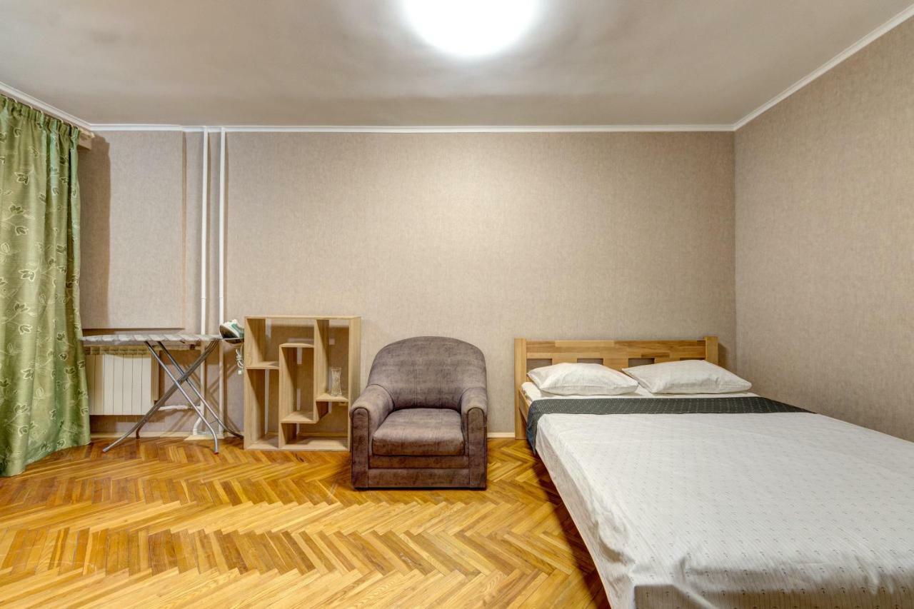 Apartments Near The Palace Of Sports Kiev Eksteriør billede