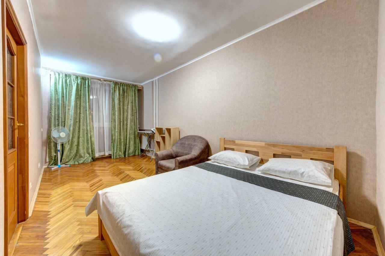 Apartments Near The Palace Of Sports Kiev Eksteriør billede